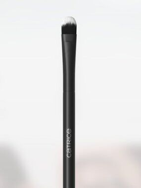 (3/30$) Catrice Eyeshadow + Brush